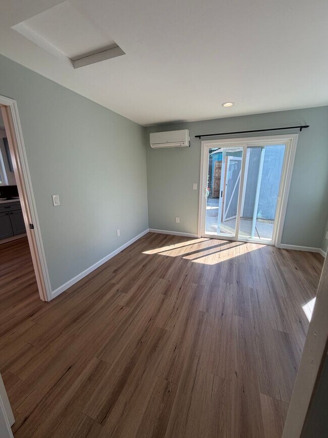 Building Photo - 7210 Zelinda Dr