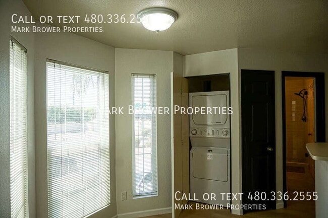 Building Photo - 2333 E Southern Ave