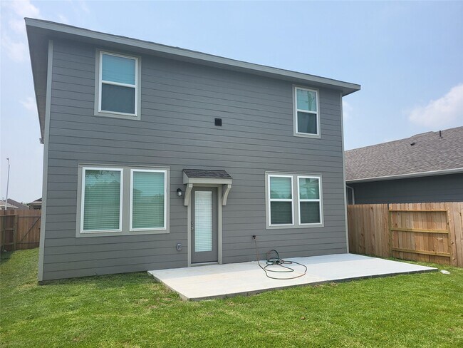 Building Photo - 5611 Madden Ln