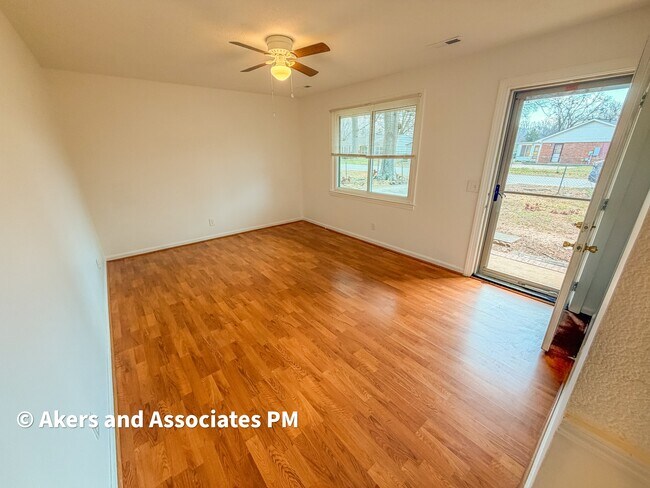 Building Photo - 3 Prestbury Dr