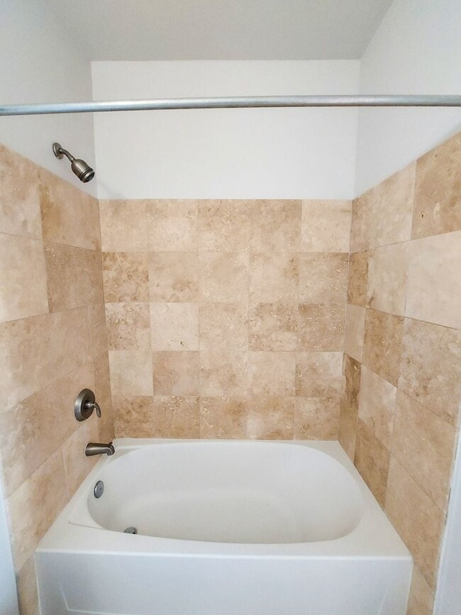 Building Photo - Modern and Bright 1 BR 1 BA in 16th St Heights