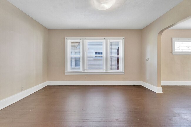Building Photo - 3250 Berkshire Rd