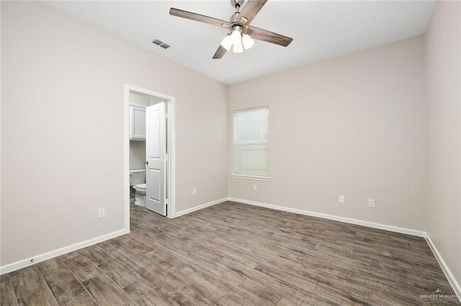 Building Photo - 1415 Petri Dr