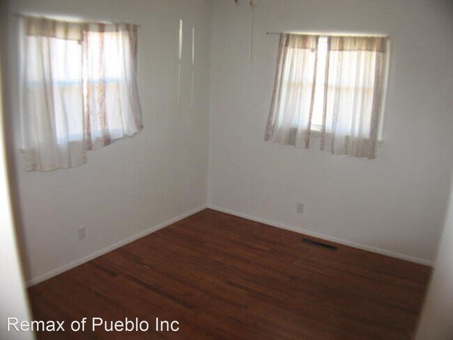Building Photo - 3 br, 1.5 bath House - 2039 RIDGEWOOD LANE
