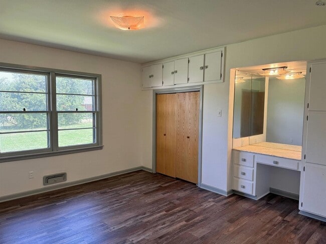 Building Photo - 4115 Rivercrest Dr
