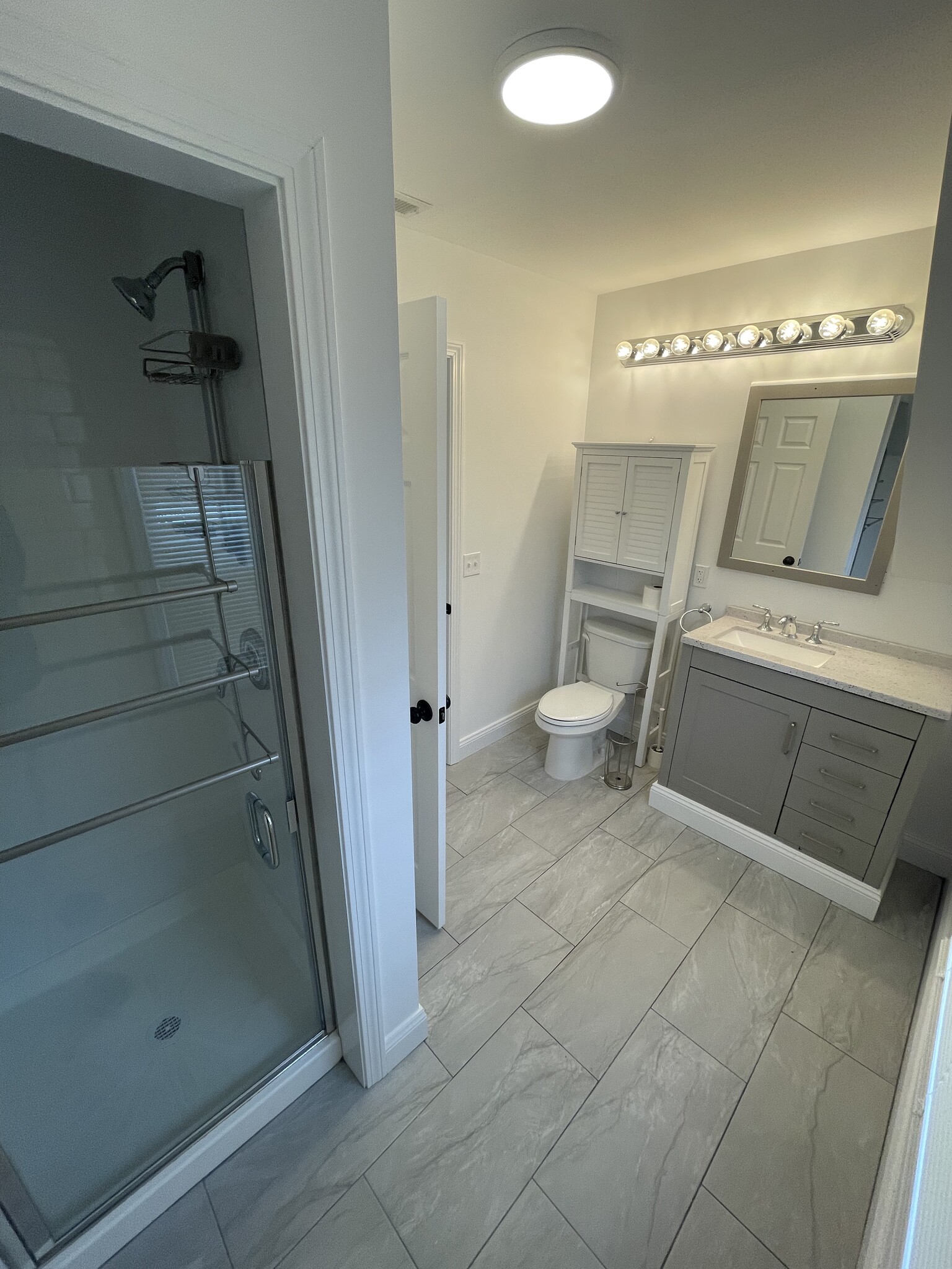 Building Photo - 125 Tunxis Hill Rd