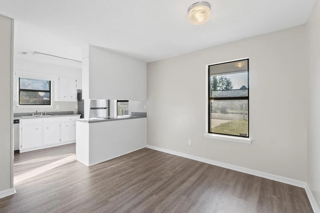 Building Photo - Nice home for rent.