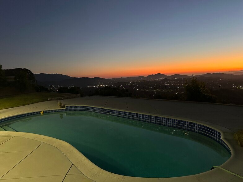 Building Photo - 2506 Sapra St