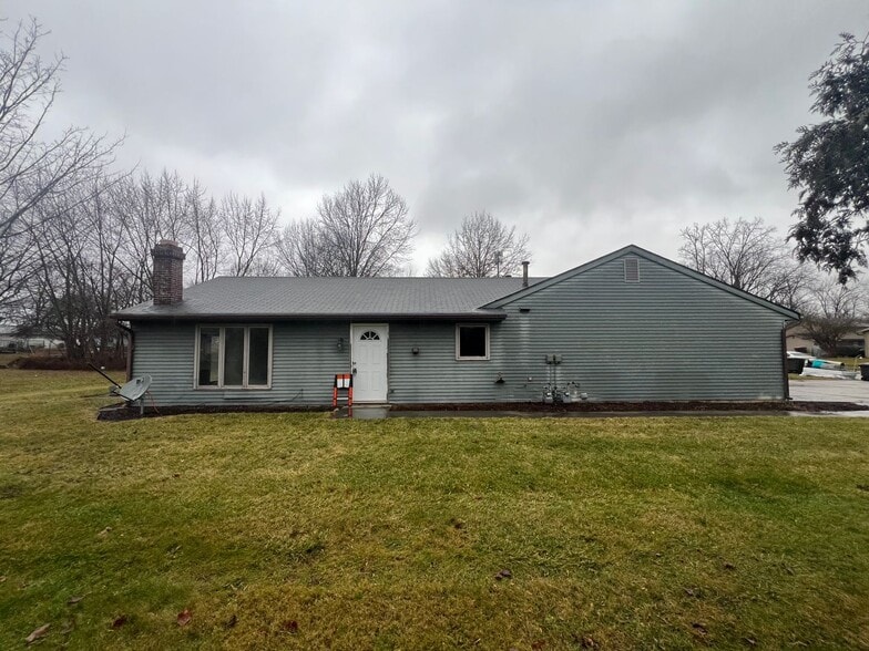 Building Photo - 5621 Bluebird Ct