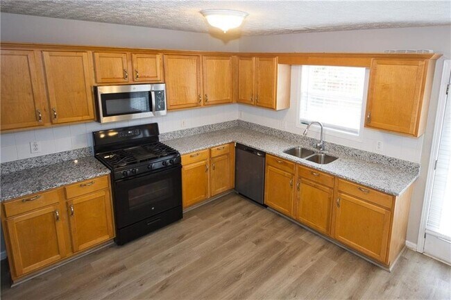 Building Photo - 3292 Shady Valley Ct SW
