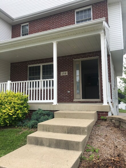 Primary Photo - 1718 W Sunstone Dr