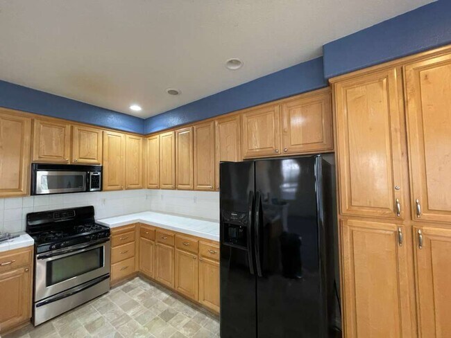 Building Photo - 208 Abigail Cir