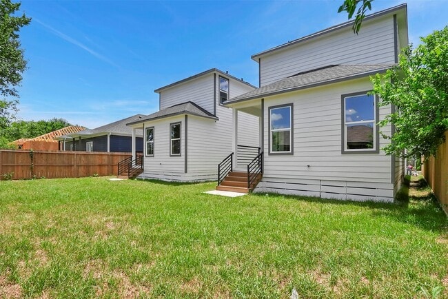 Building Photo - 4835 Paula St