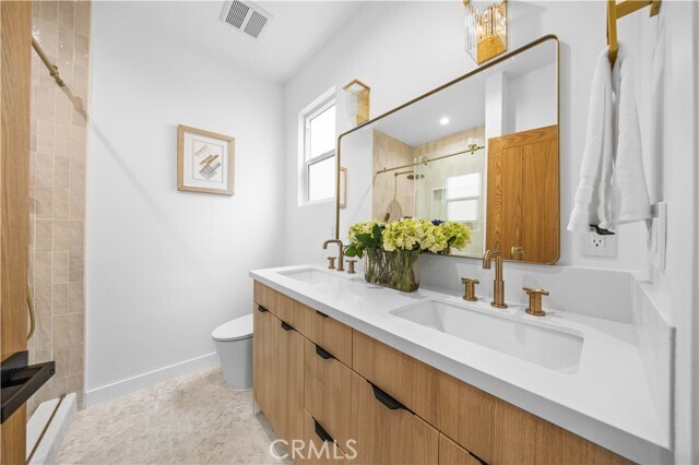 Building Photo - 2203 Pelham Ave