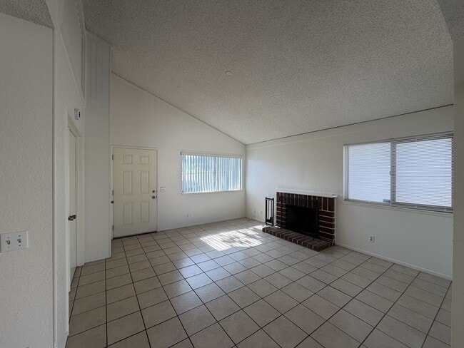 Building Photo - 1594 Christopher Ln