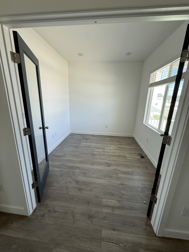 Building Photo - 838 S Criddle Rd