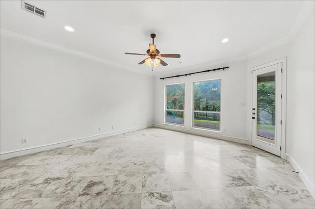 Building Photo - 129 Acorn Ln