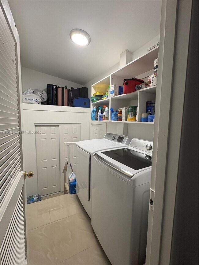 Building Photo - 8581 SW 29th St