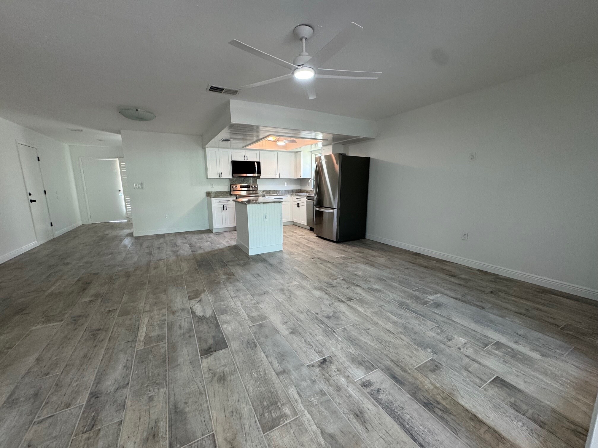 Building Photo - 4142 Iola Dr
