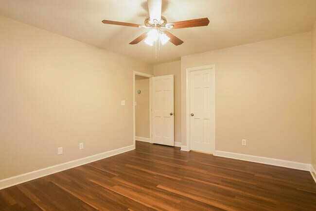 Building Photo - 4813 Draper Rd