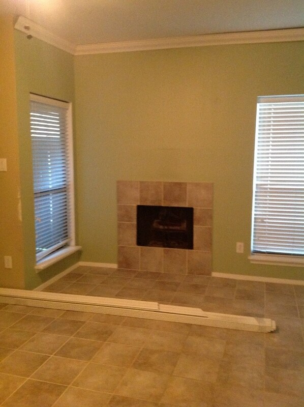 Building Photo - 2025 Augusta Dr