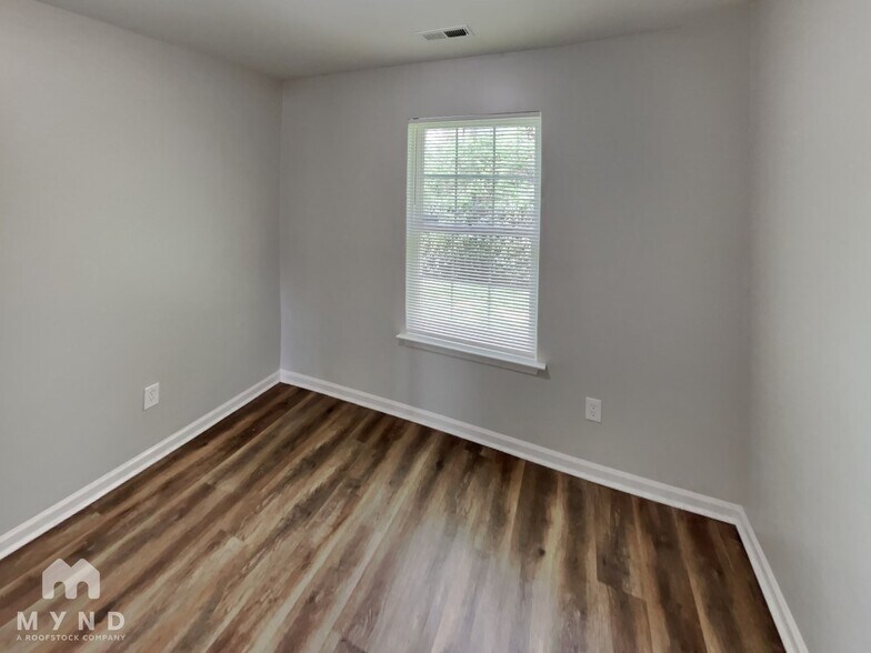 Building Photo - 5511 Windy Valley Dr