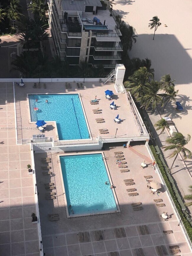 Building Photo - 2301 S Ocean Dr