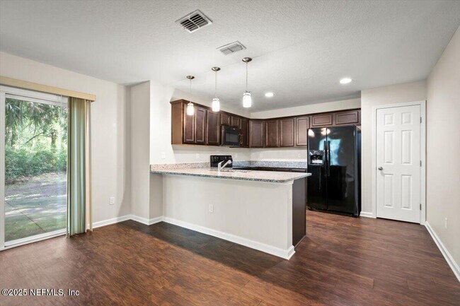 Building Photo - 8207 Highfield Ave