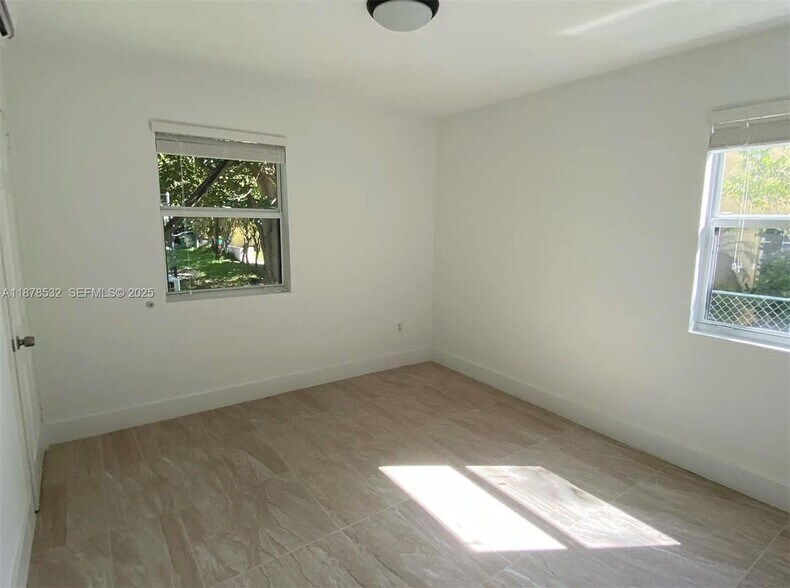 Building Photo - 11 Sidonia Ave