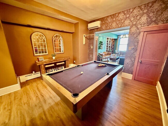 Building Photo - SPACIOUS & MODERN 3 BED/2.5 BA HOUSE w/ AC-Inlaid HARDWOOD Flooring-WASHER/DRYER & Rear PATIO in ...