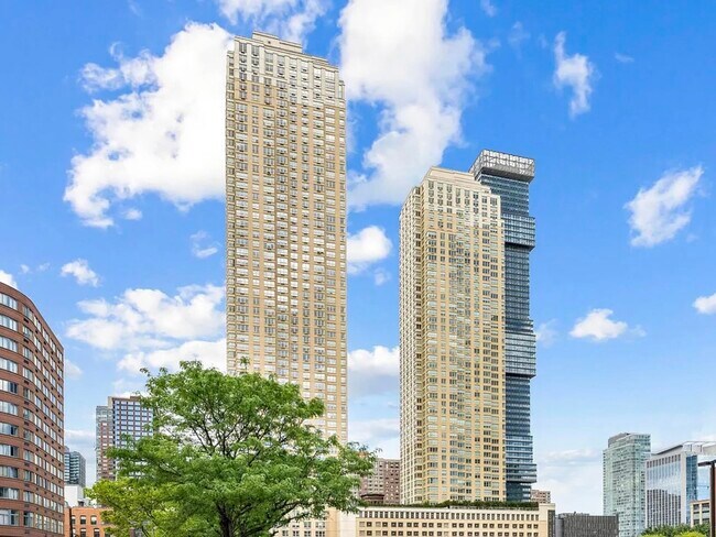 Building Photo - 88 Morgan St