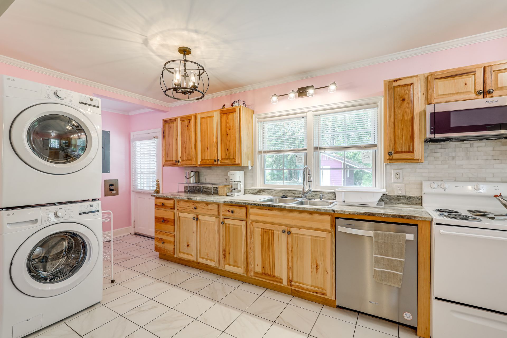 Building Photo - 206 Lakeland Dr