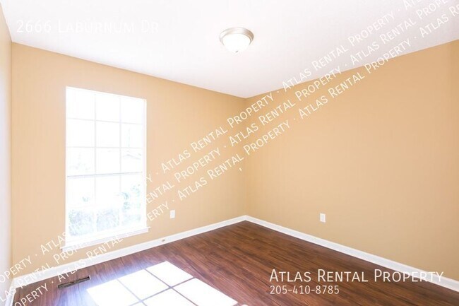 Building Photo - 2666 Laburnum Dr