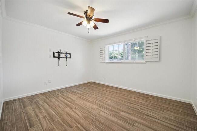 Building Photo - 5503 Oakhaven Ln