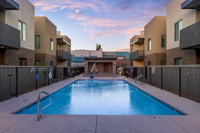 Poolside at The Level - 901 S Smith Rd