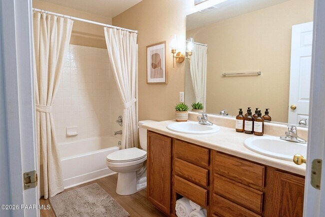 Building Photo - 8478 N Placita De La Manzana