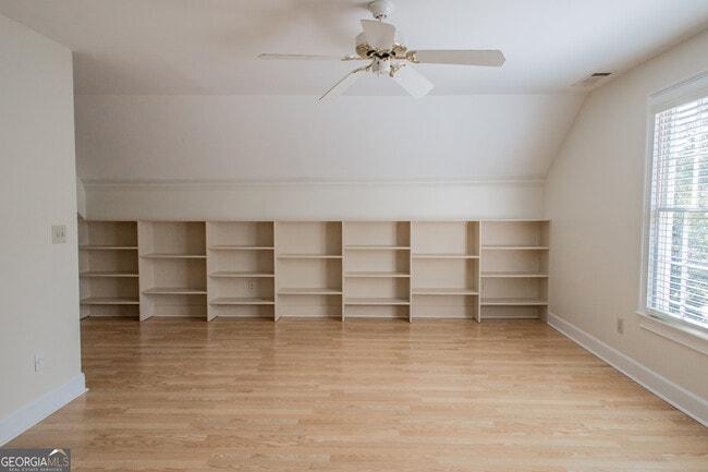 Building Photo - 540 Birkdale Dr