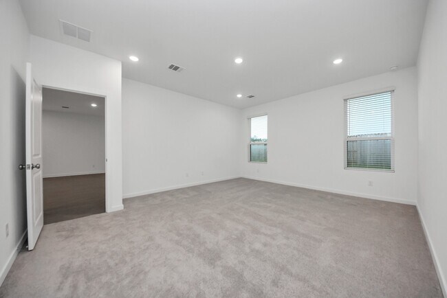 Building Photo - 31502 San Floro Dr