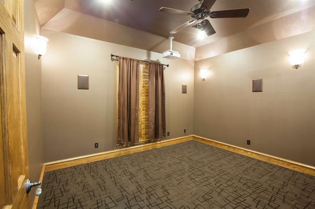 Building Photo - 8100 Rosemont Dr