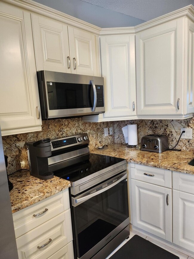 Building Photo - 8951 Sunnywood Pl