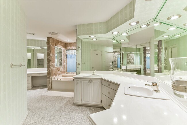 Building Photo - 1 Cadena Ct
