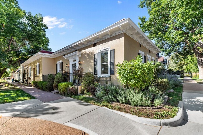 Building Photo - Beautiful Spanish Revival 3 Bedroom in Upt...