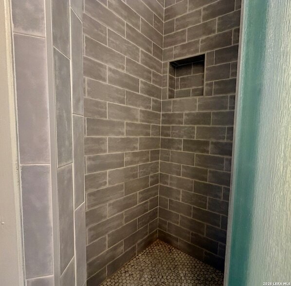 Building Photo - 115 Encino Grande St