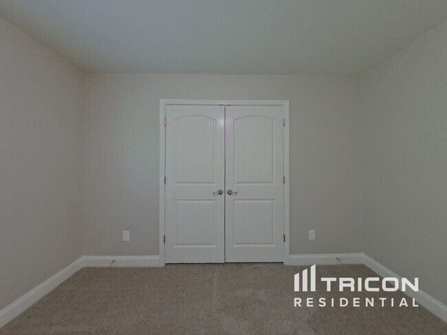 Building Photo - 1814 Woods Ln
