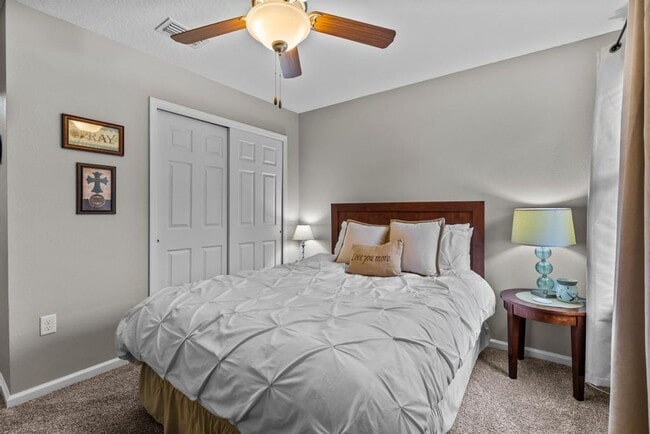 Building Photo - Spacious Home in Prime Location!