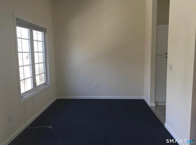 Building Photo - 70 Hubbard Rd