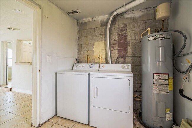 Building Photo - 3312 Plummer Cir