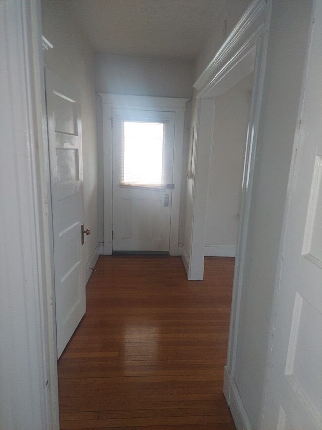 Hallway front - 424 Prospect Ave