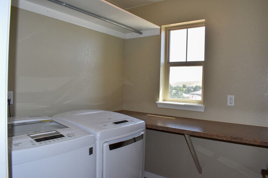 Building Photo - 684 Mason St