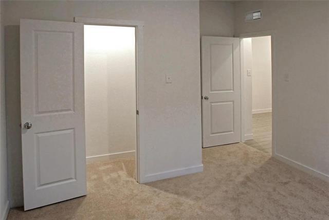 Building Photo - 7013 English Elm Trl